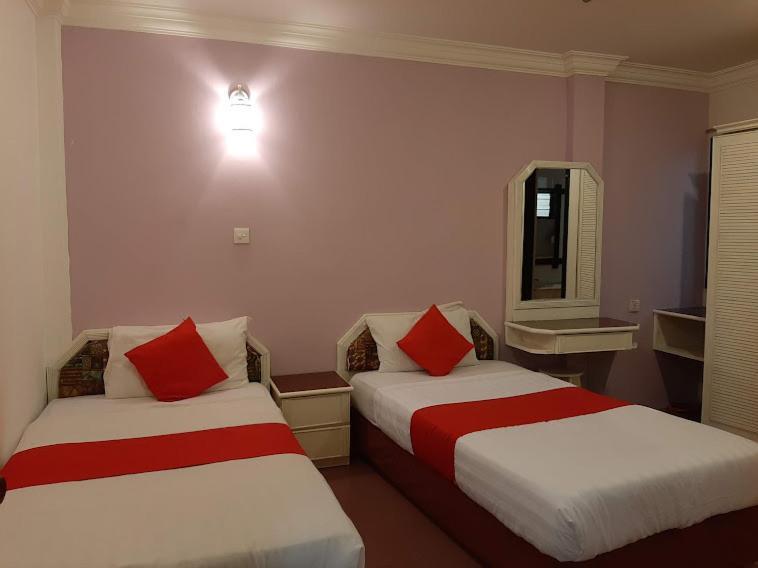 G City Hotel 틀룩인탄 외부 사진